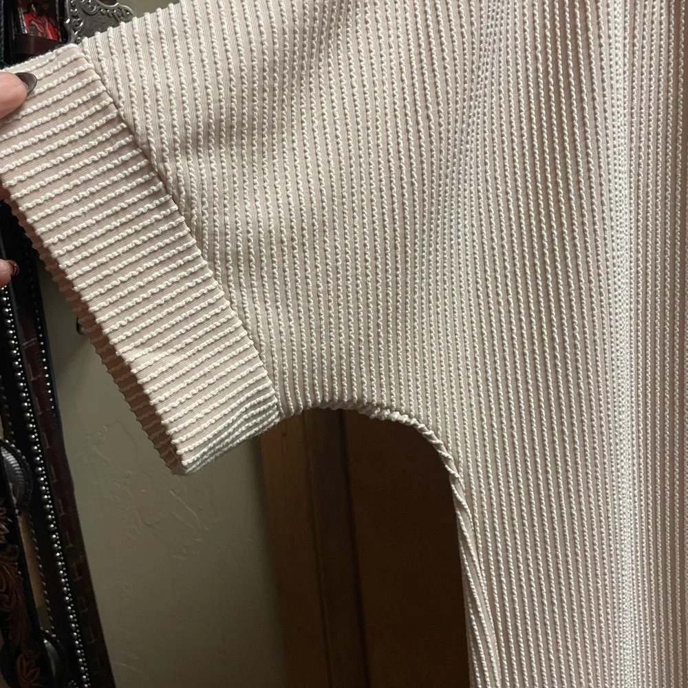 Women's Ribbed Cream Top - Picture 2 of 4